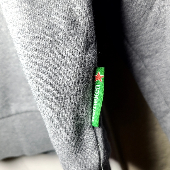 ​🍻 Authentic Heineken Amsterdam Factory Crewneck - Sz M Grey/white - Picture 4 of 7